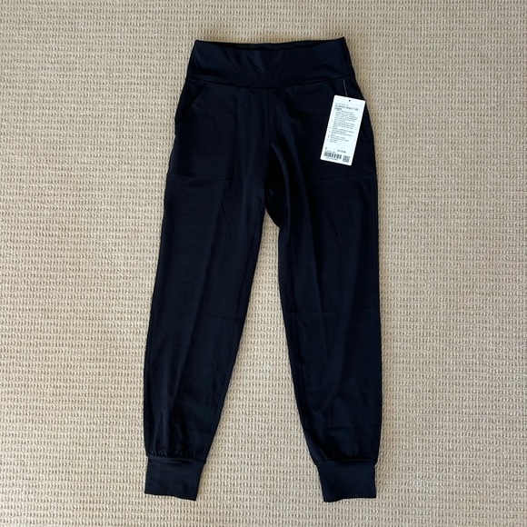 lululemon athletica NWT Women's Black Align HR Joggers - Picture 1 of 8